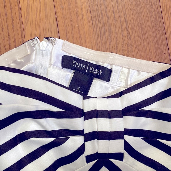 White House Black Market Bustier with 2 matching Belts, size 6 - Picture 3 of 7